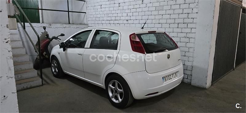 Blanco Usado 2009 Fiat Grande Punto Active Utilitario | 2000 € (Buen precio) - Imagen 1/4
