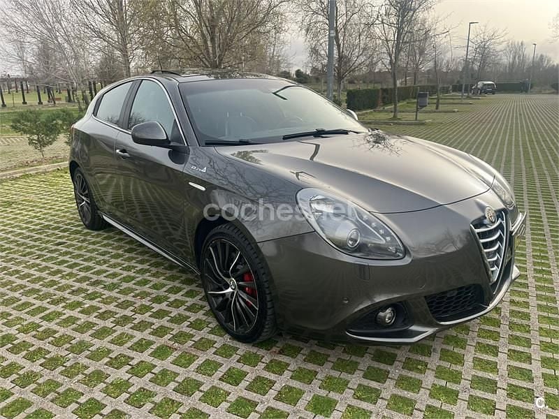 Usado Alfa Romeo Giulietta Sprint 170 CV (125 kW) 2015 Gris Utilitario