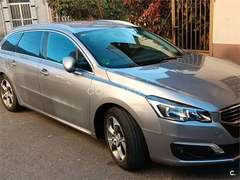 Usado Peugeot 508 SW Allure 120 CV (88 kW) 2018 Gris / plata Familiar