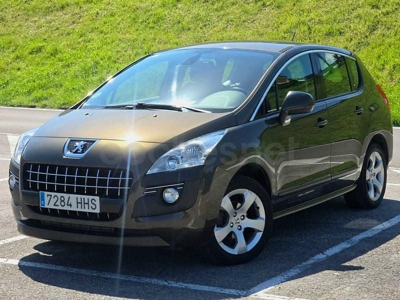 Usado Peugeot 3008 Style 112 CV (82 kW) 2012 Marrón Familiar