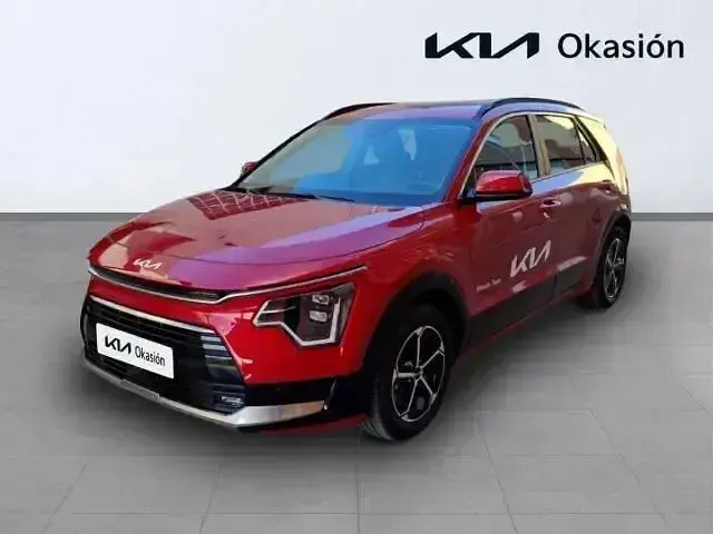 Käytetty Kia Niro 139 HP (102 kW) 2025 Punainen Katumaasturi