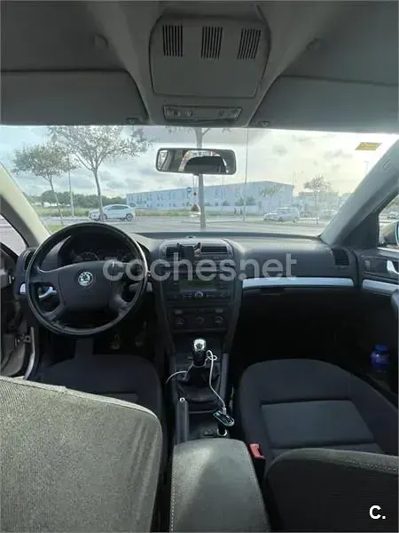Usado Skoda Octavia Ambiente 90 CV (66 kW) 2006 Gris / plata Familiar