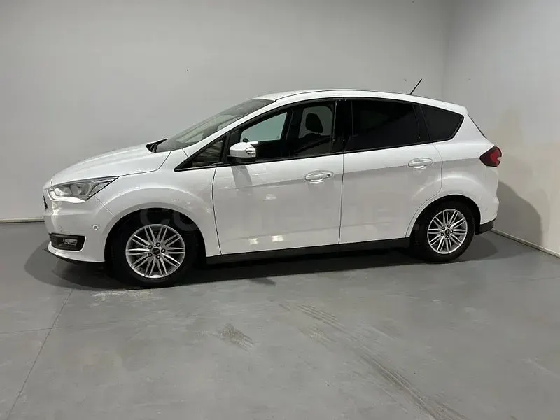 Usado Ford C-MAX Trend 120 CV (88 kW) 2017 Blanco Monovolumen