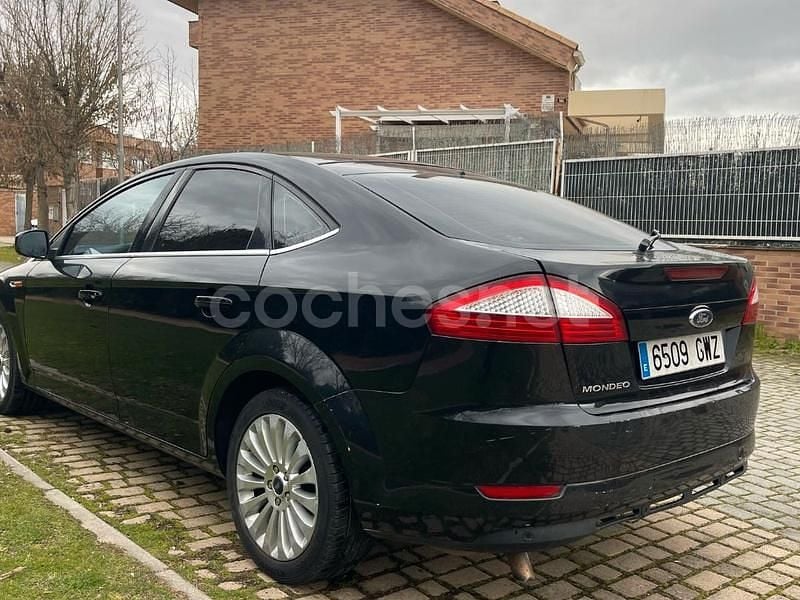 Usado Ford Mondeo Titanium 140 CV (102 kW) 2010 Negro Berlina