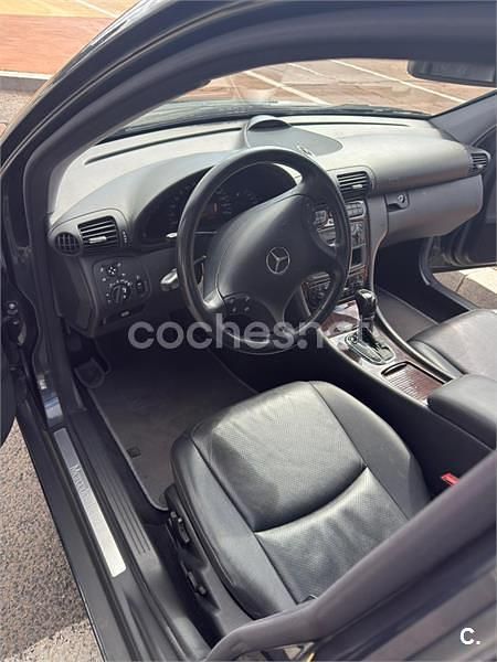 Usado Mercedes C320 Elegance 218 CV (160 kW) 2004 Azul Berlina