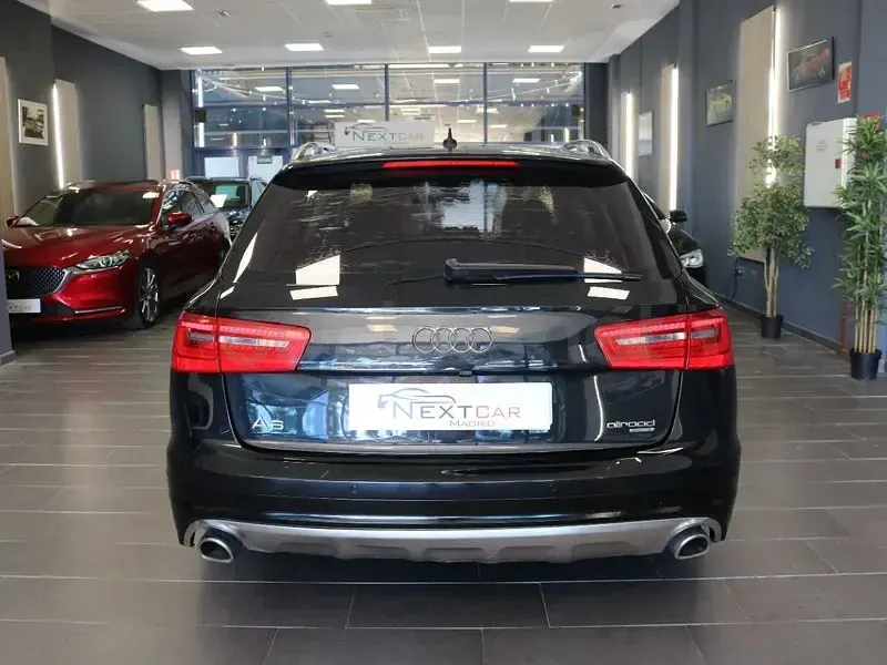 Usado Audi A6 Allroad Ambiente 245 CV (180 kW) 2013 Negro Familiar