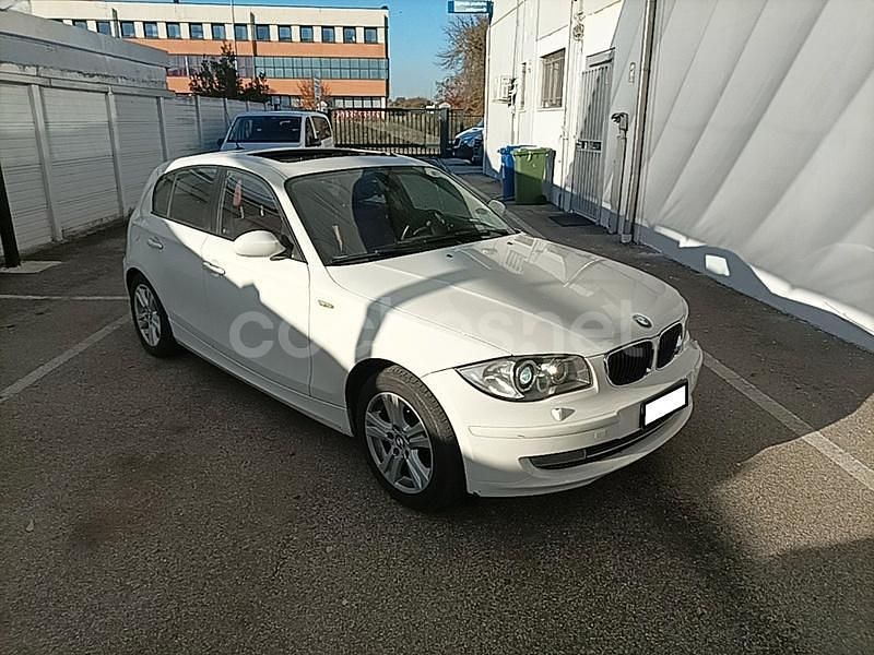 Blanco Usado 2009 BMW 118 Utilitario | 7950 € (Precio justo) - Imagen 1/4