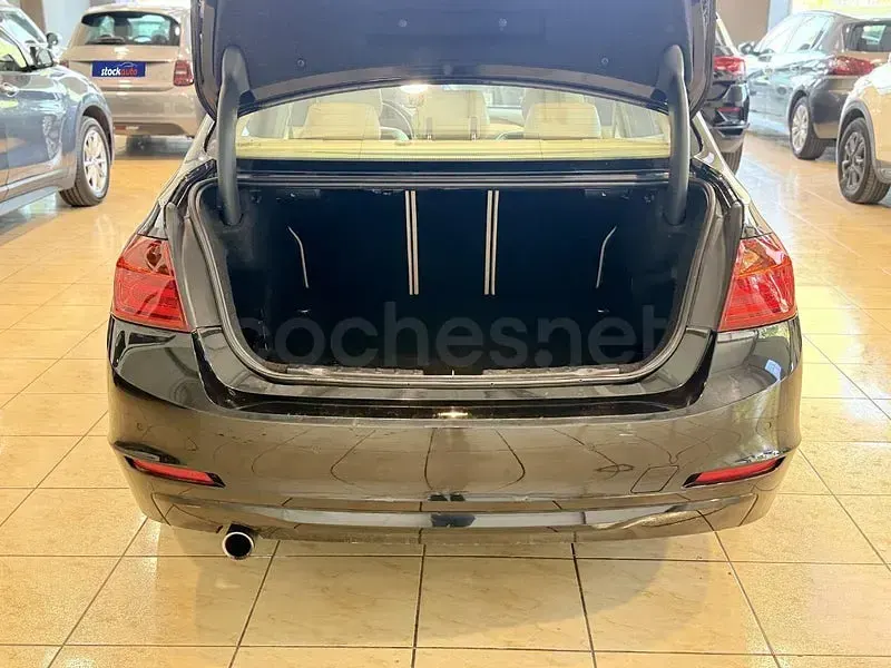 Usado BMW 318 143 CV (105 kW) 2014 Negro Berlina