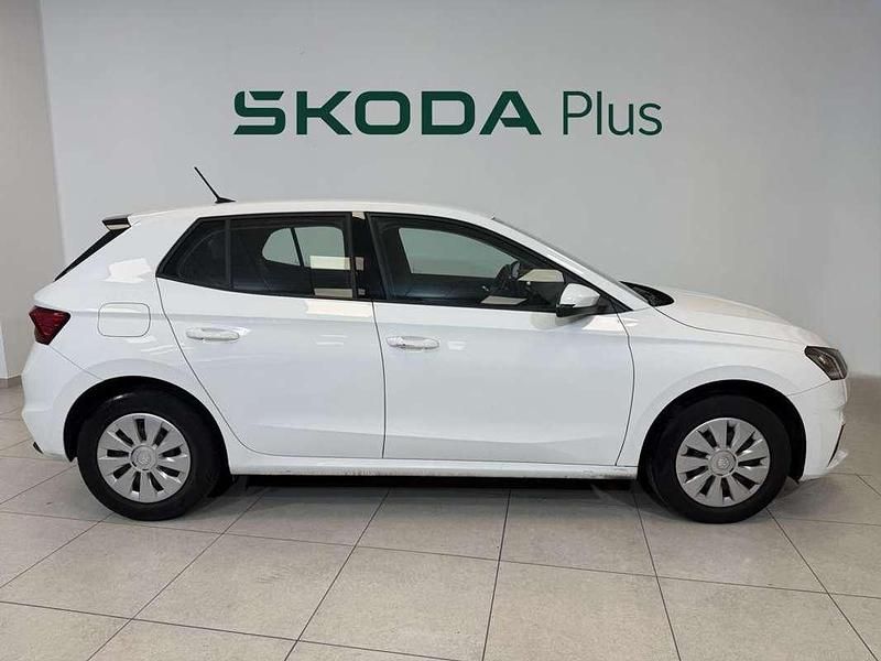 Usado Skoda Fabia Active 80 CV (58 kW) 2023 Blanco Utilitario