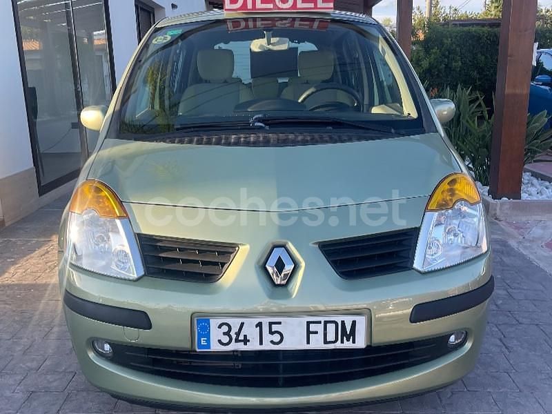 Usado Renault Modus Expression 85 CV (62 kW) 2006 Verde Monovolumen