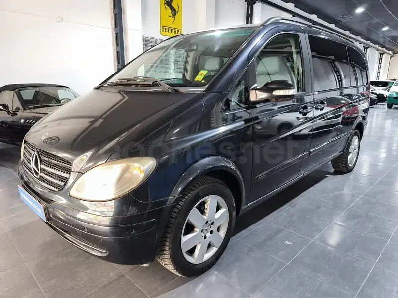 Usado Mercedes Viano 136 CV (100 kW) 2010 Gris / plata Monovolumen