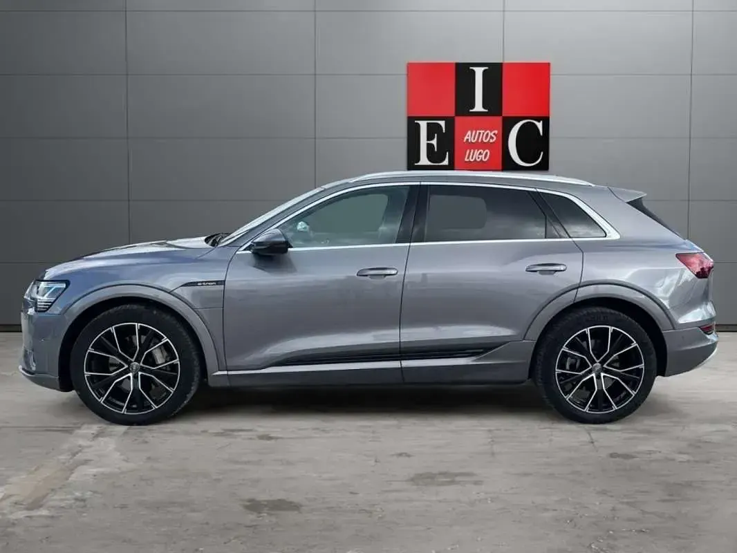 Usado Audi e-tron Advanced 230 kW (313 CV) 2020 Gris SUV