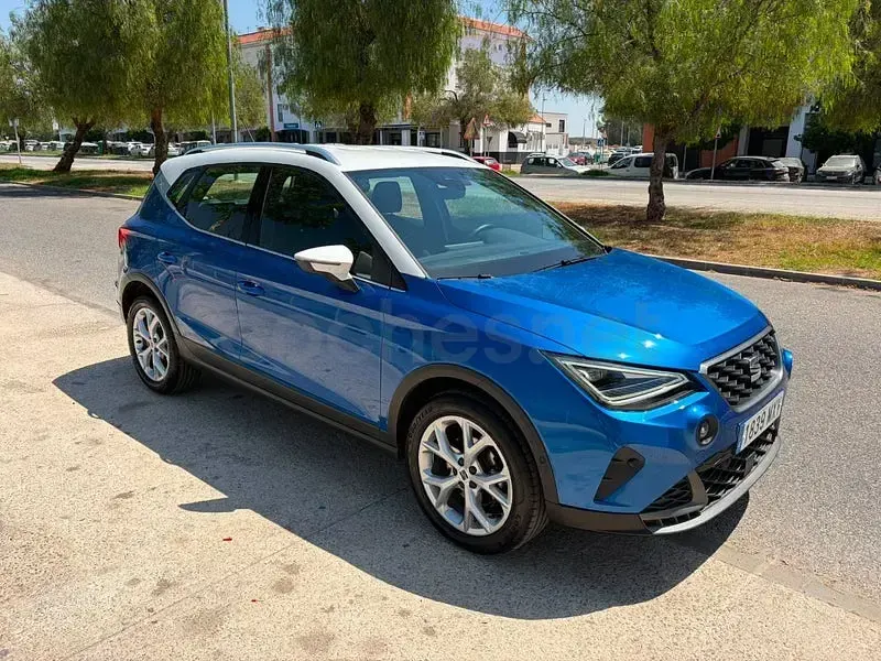 Usado Seat Arona FR 116 CV (85 kW) 2025 Azul SUV