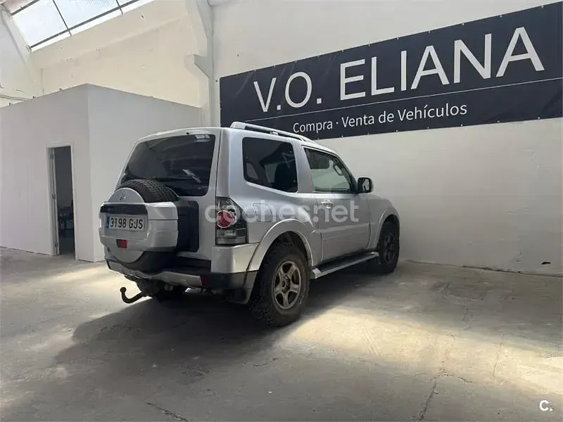 Usado Mitsubishi Montero Intense 160 CV (117 kW) 2008 Gris / plata SUV