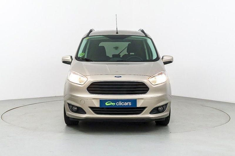 Usado Ford Tourneo Courier Titanium 100 CV (73 kW) 2018 Beige Monovolumen