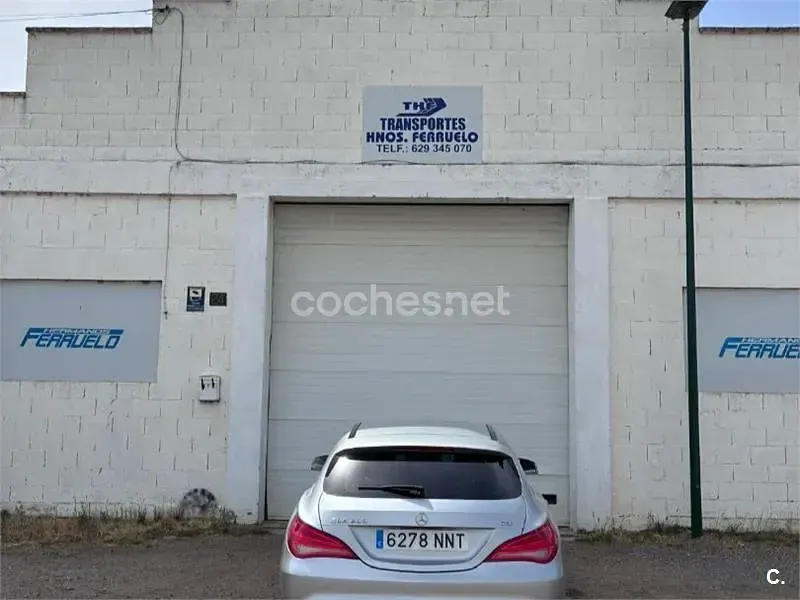 Usado Mercedes CLA200 Shooting Brake Urban 136 CV (100 kW) 2015 Gris / plata Familiar