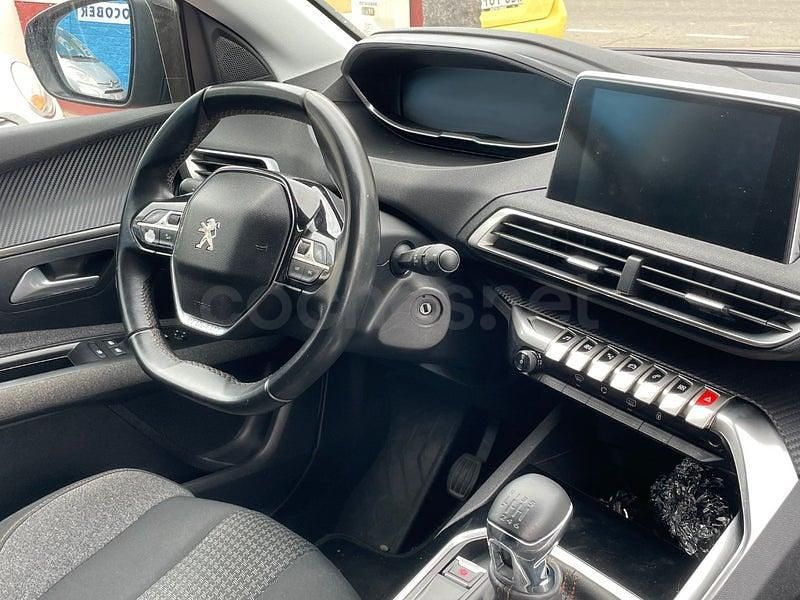 Usado Peugeot 3008 Allure 120 CV (88 kW) 2017 Negro SUV