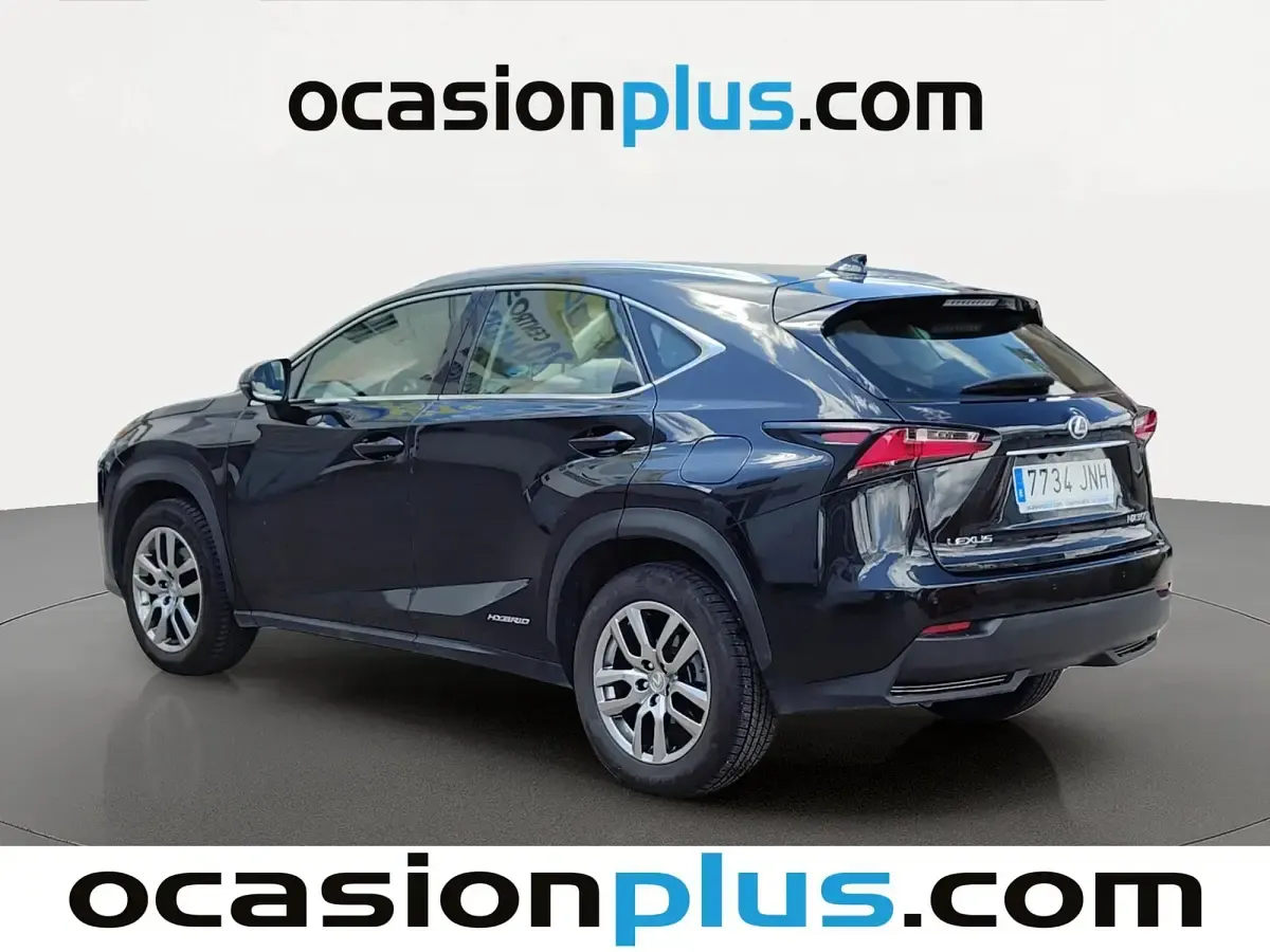 Usado Lexus NX300h Executive Line 197 CV (144 kW) 2016 Negro SUV