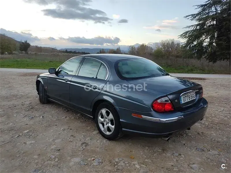 Usado Jaguar S-Type 281 CV (206 kW) 2001 Verde Berlina