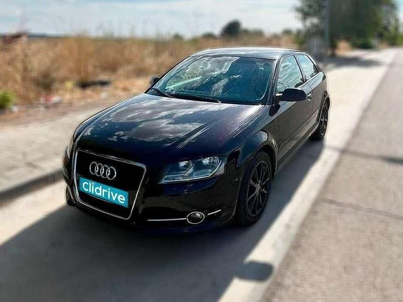 Usado Audi A3 Attraction 140 CV (102 kW) 2011 Negro Utilitario
