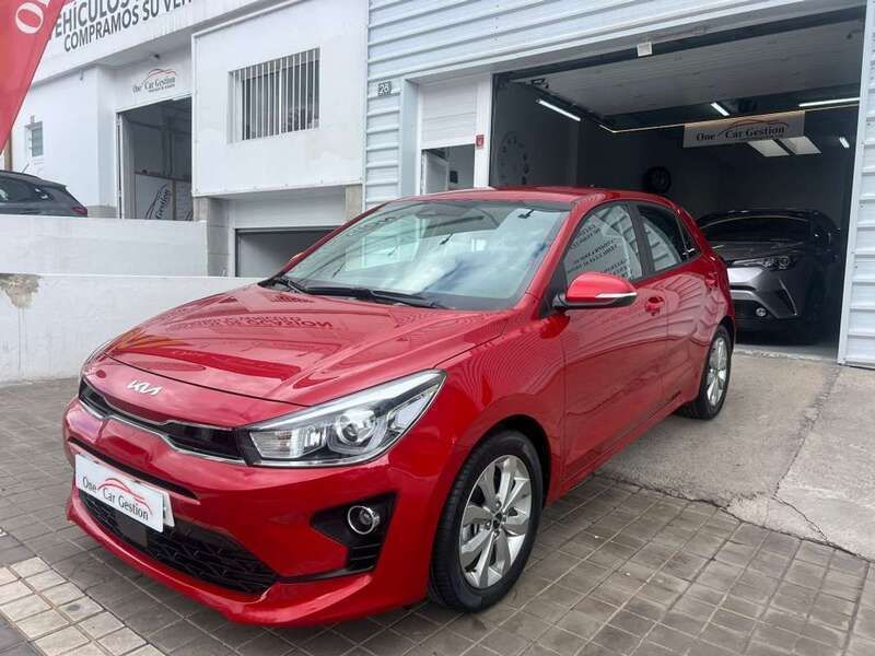 Usado Kia Rio 101 CV (74 kW) 2022 Rojo Utilitario