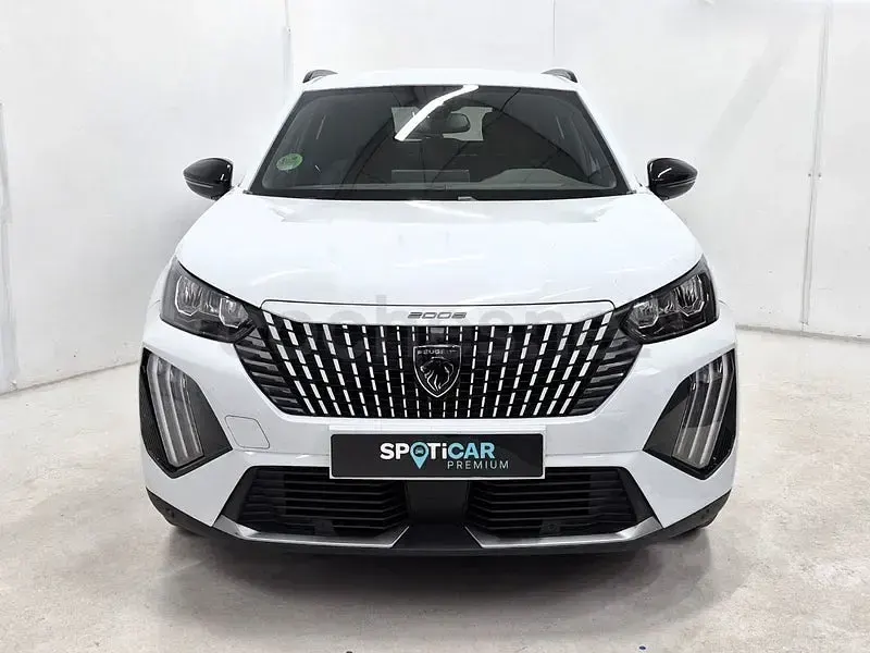 Usado Peugeot 2008 Allure 100 CV (73 kW) 2025 Blanco SUV