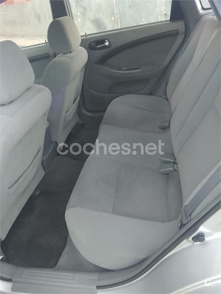 Usado Chevrolet Nubira SX 121 CV (88 kW) 2008 Gris / plata Familiar