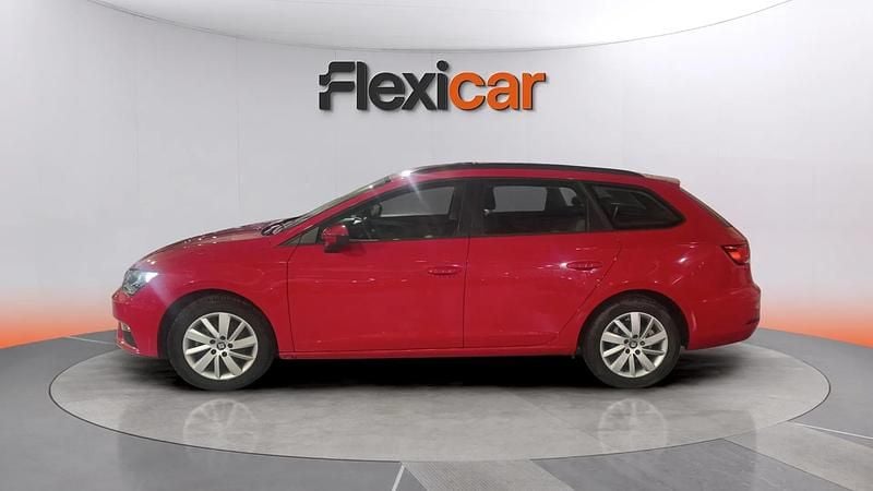 Usado Seat Leon ST Style 116 CV (85 kW) 2019 Rojo Familiar
