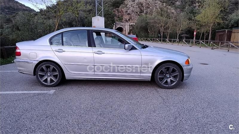 Usado BMW 323 170 CV (125 kW) 1999 Gris / plata Berlina