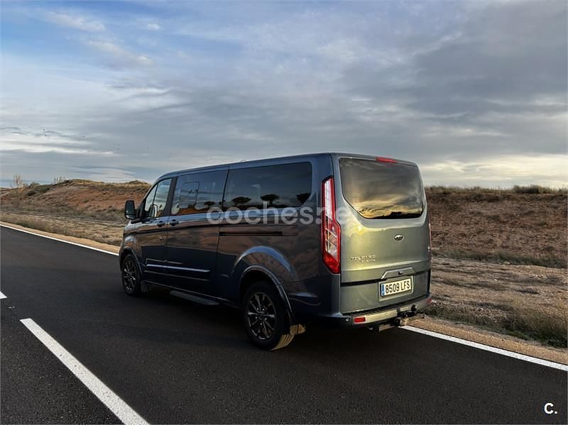 Usado Ford Tourneo Titanium 130 CV (95 kW) 2022 Azul Monovolumen