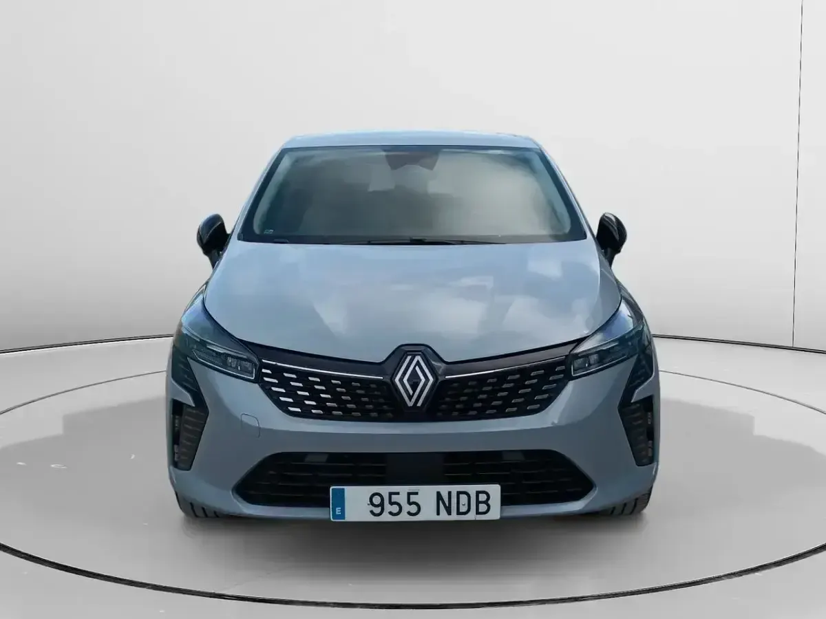 Usado Renault Clio Evolution 101 CV (74 kW) 2025 Gris Utilitario