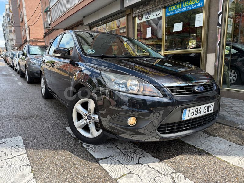 Negro Usado 2010 Ford Focus Trend Berlina | 5570 € (Buen precio) - Imagen 1/4