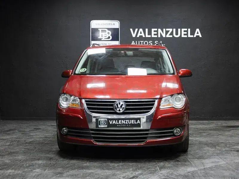 Usado VW Touran 140 CV (102 kW) 2008 Granate Monovolumen