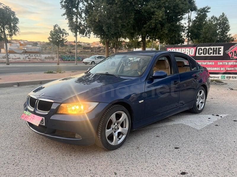 Usado BMW 318 129 CV (94 kW) 2007 Azul Berlina