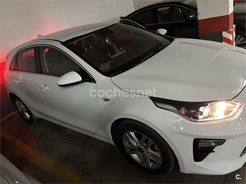 Blanco Usado 2021 Kia Ceed Utilitario | 13.900 € (Precio justo) - Imagen 1/3