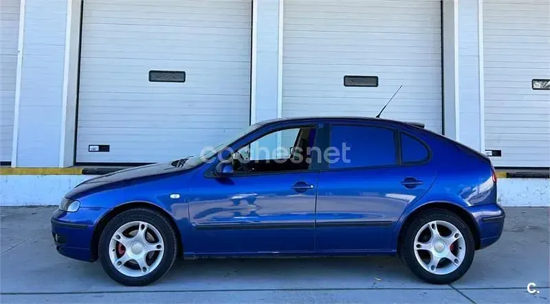 Usado Seat Leon Stella 68 CV (50 kW) 2004 Azul Utilitario