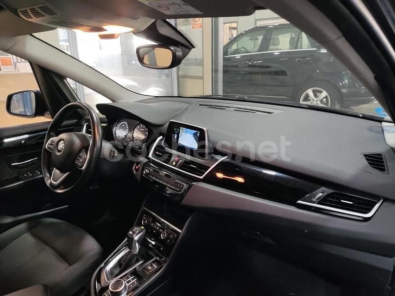 Usado BMW 225 Active Tourer iPerformance 220 CV (161 kW) 2021 Gris / plata Monovolumen