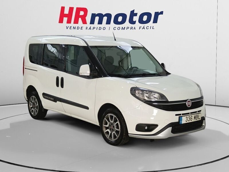 Blanco Usado 2022 Fiat Doblò Trekking Monovolumen | 18.610 € (Un poco caro) - Imagen 1/4