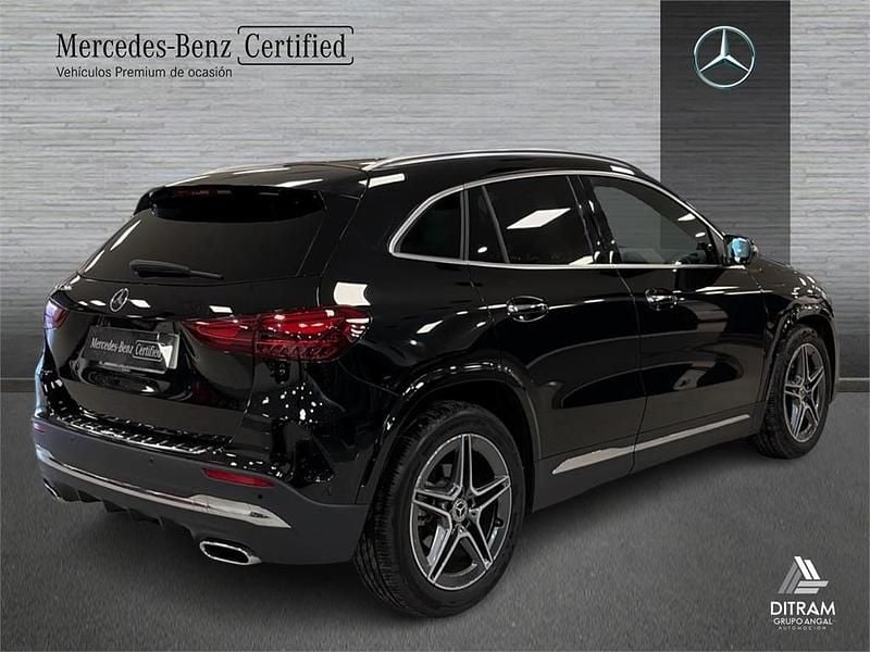 Usado Mercedes GLA200 163 CV (119 kW) 2025 Negro noche SUV