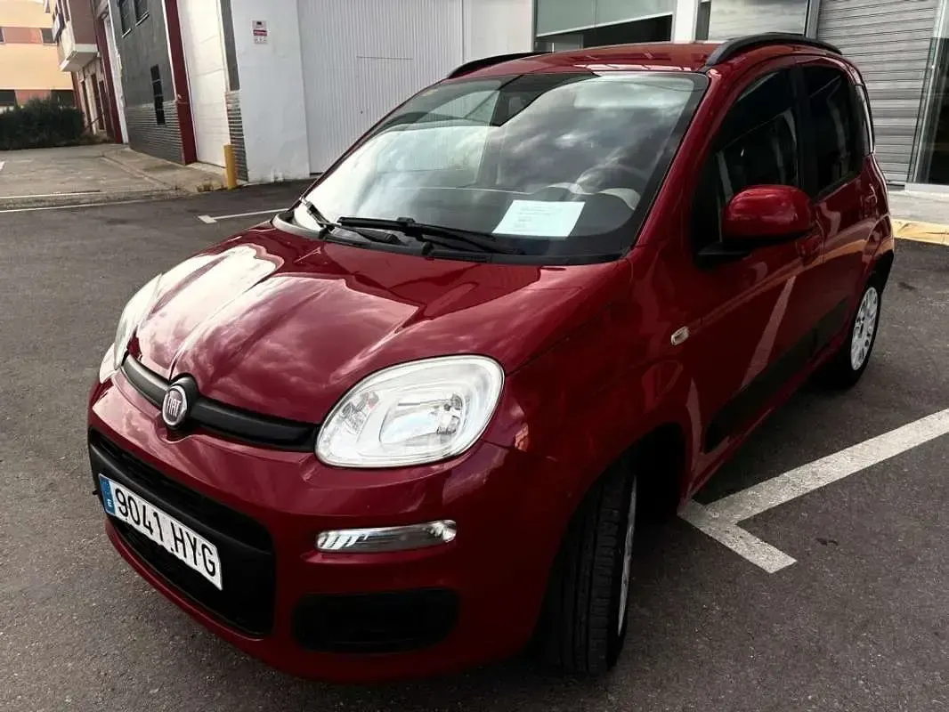 Usado Fiat Panda Pop 69 CV (50 kW) 2014 Rojo Utilitario
