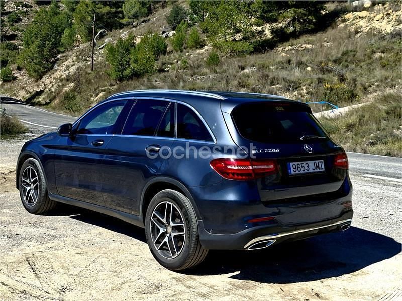 Usado Mercedes GLC220 AMG line 170 CV (125 kW) 2016 Gris / plata SUV