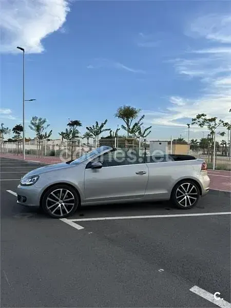 Usado VW Golf 160 CV (117 kW) 2011 Gris / plata Descapotable