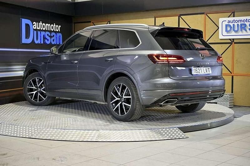 Usado VW Touareg 290 CV (213 kW) 2021 Gris SUV
