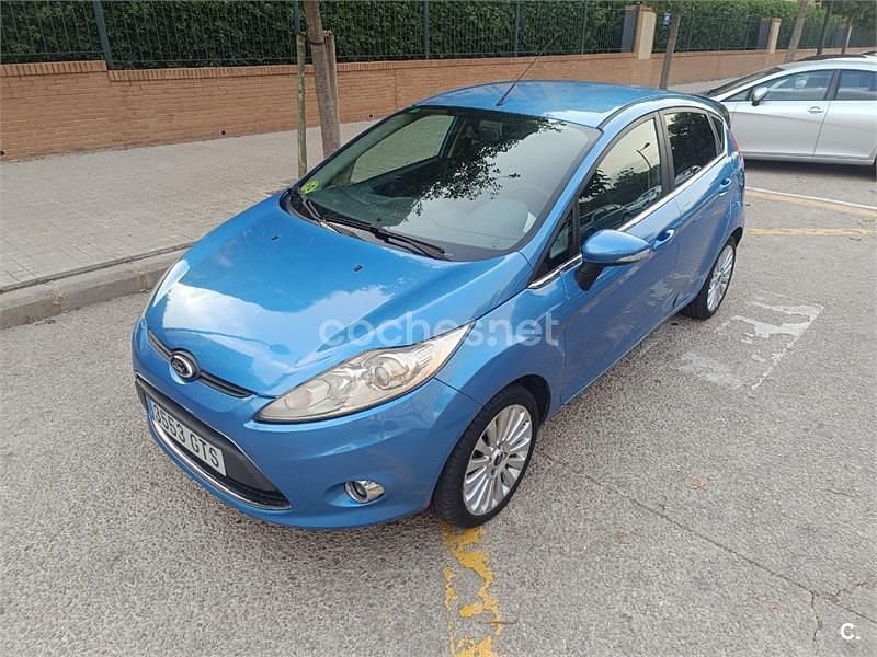 Azul Usado 2010 Ford Fiesta Titanium Utilitario | 5290 € (Precio justo) - Imagen 1/4