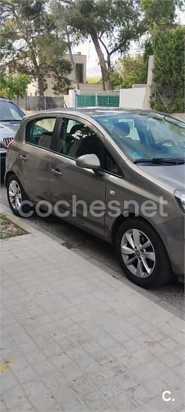 Usado Opel Corsa Selective 100 CV (73 kW) 2014 Gris / plata Berlina