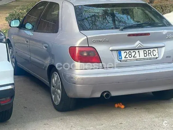 Usado Citroën Xsara Exclusive 90 CV (66 kW) 2001 Gris / plata Berlina