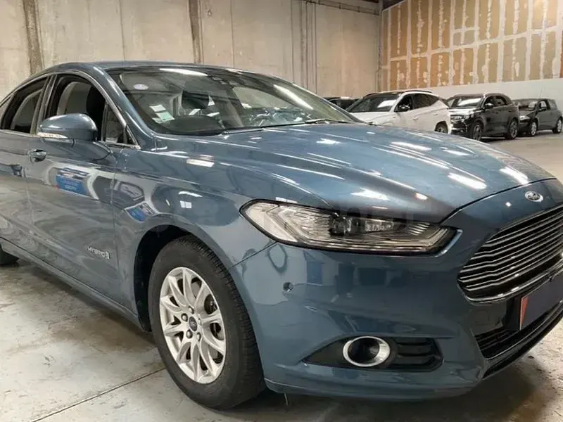Usado Ford Mondeo Titanium 187 CV (137 kW) 2019 Azul Berlina