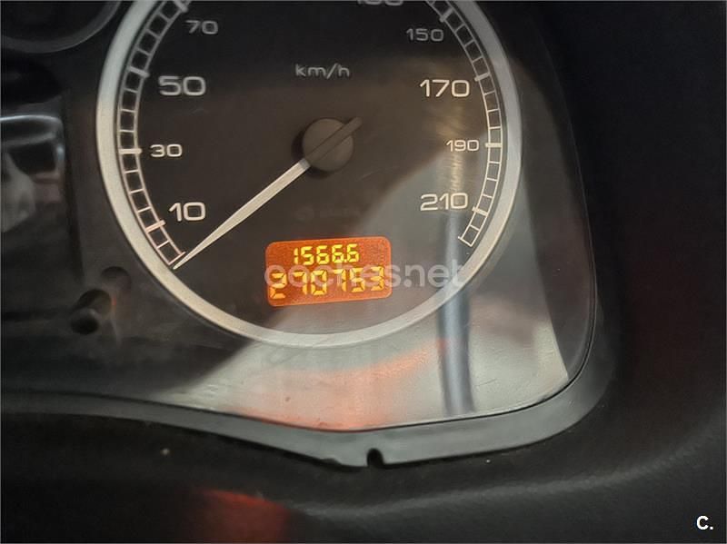 Gris / plata Usado 2003 Peugeot 307 Familiar | 2300 € (Precio justo) - Imagen 1/4