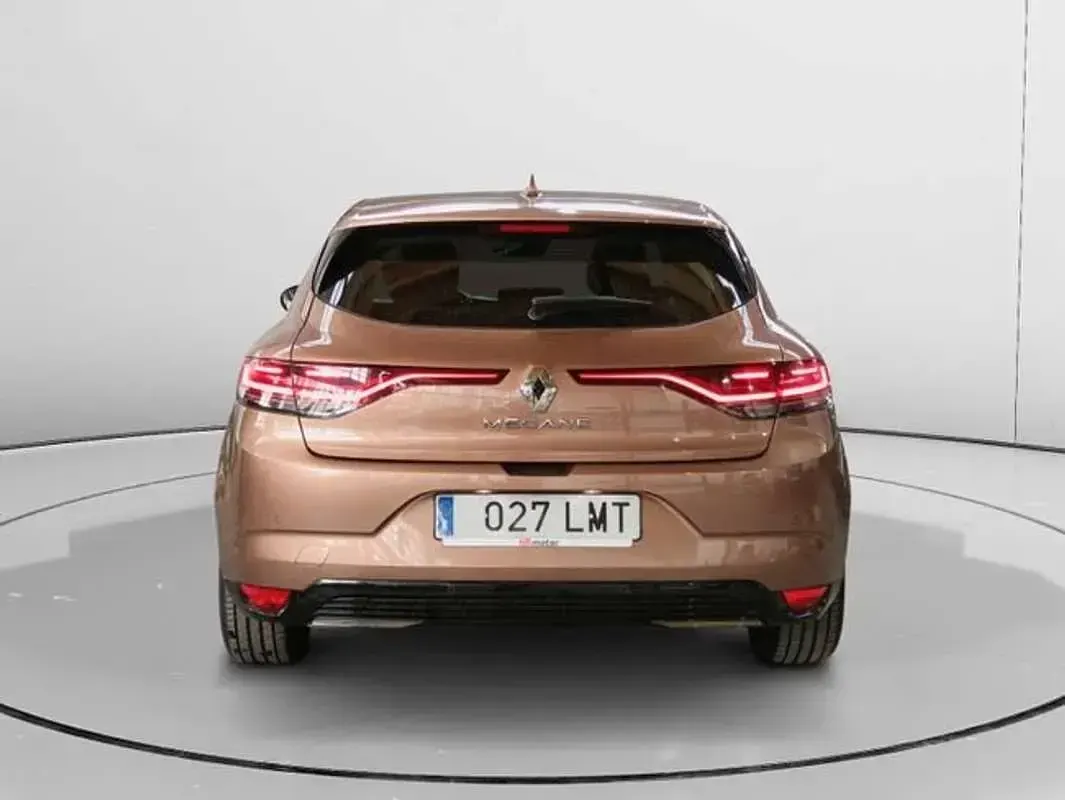 Usado Renault Mégane Zen 116 CV (85 kW) 2021 Marrón Utilitario