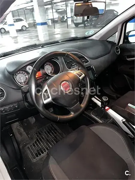 Usado Fiat Punto Pop 69 CV (50 kW) 2013 Blanco Utilitario